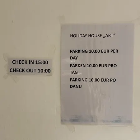 Semesterbostad House Art
