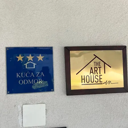 Vikendica House Art *
